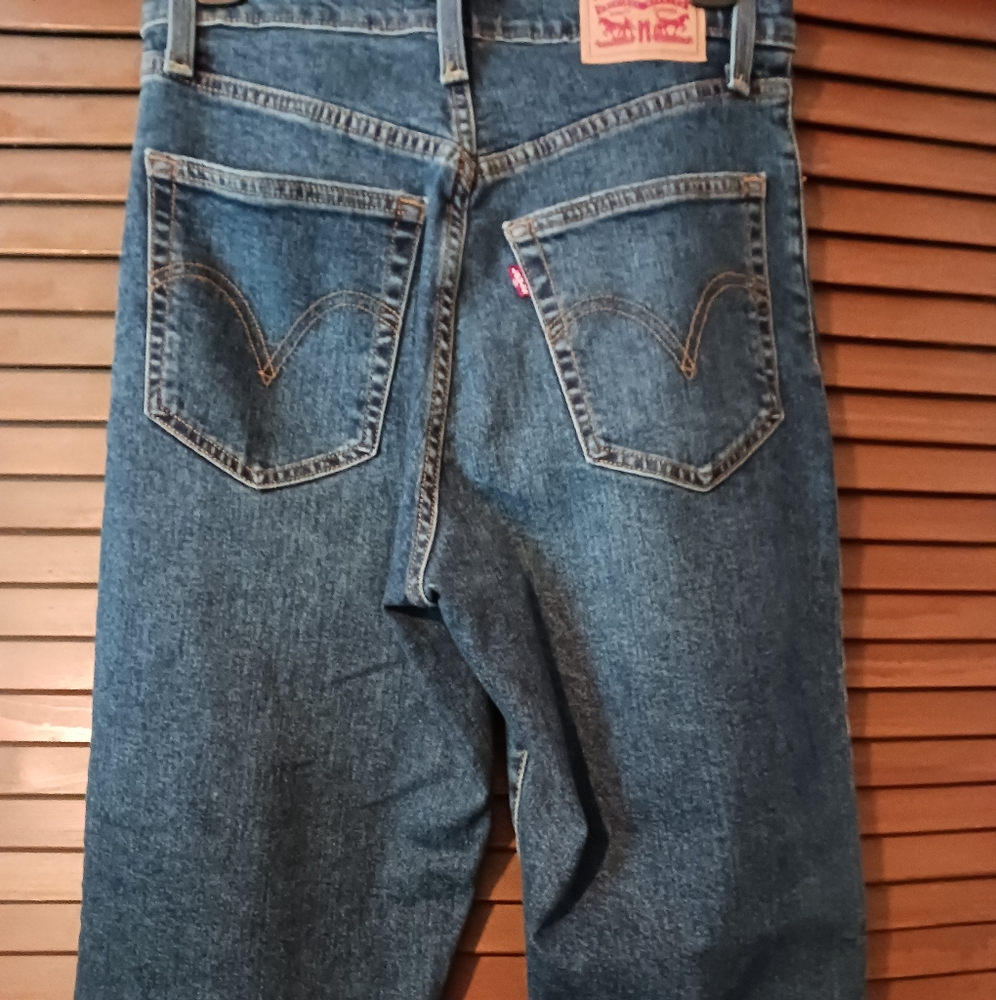 Levi's Ribecage Straight Ankle size 29